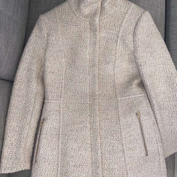 Beige/cream woman’s tweed winter coat - Picture 2 of 6